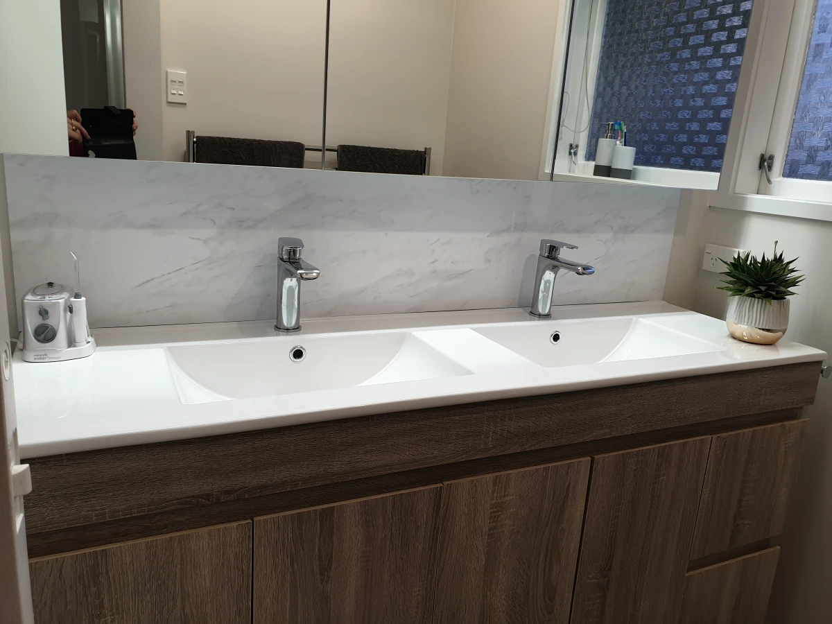 Marble Effect Vanity Splashback 600 x 300